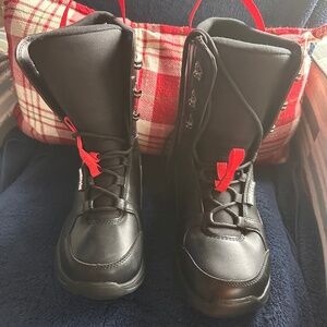 Snowboarding Boot Sz 10 Matrix New